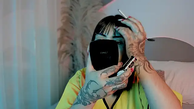 Snapshot of Evangeline_bell chatting on 09/18/25, 12:29 Evangeline bell online show from 09/18/25, 12:29