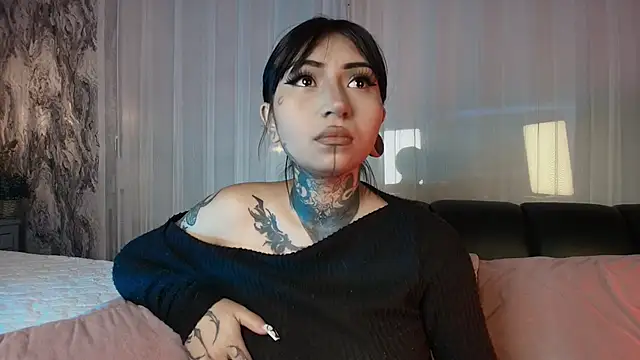 Snapshot of Evangeline_bell chatting on 12/05/25, 08:16 Evangeline bell online show from 12/05/25, 08:16