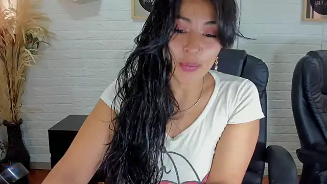 Aisha 09 online show from 03/05/25, 02:34