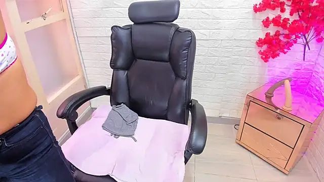 Aisha 09 online show from 03/12/26, 03:51