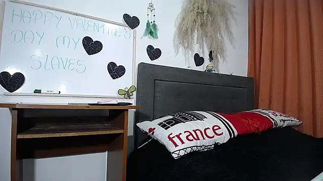 Snapshot of DOMINANT_TEACHER_KAROL chatting on 02/18/25, 02:16 DOMINANT TEACHER KAROL online show from 02/18/25, 02:16