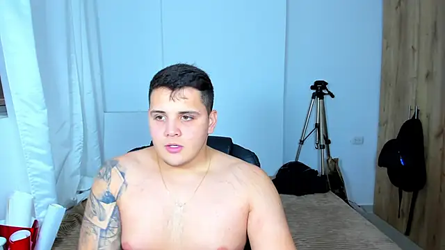 jhonstark09 online show from 12/16/24, 07:54