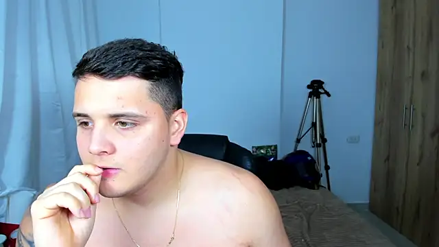 jhonstark09 online show from 12/19/24, 04:35