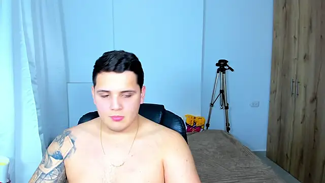 jhonstark09 online show from 01/15/25, 04:43