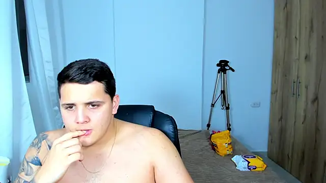 jhonstark09 online show from 01/15/25, 08:05