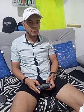 latinmartin73 online show from 10/16/25, 12:11