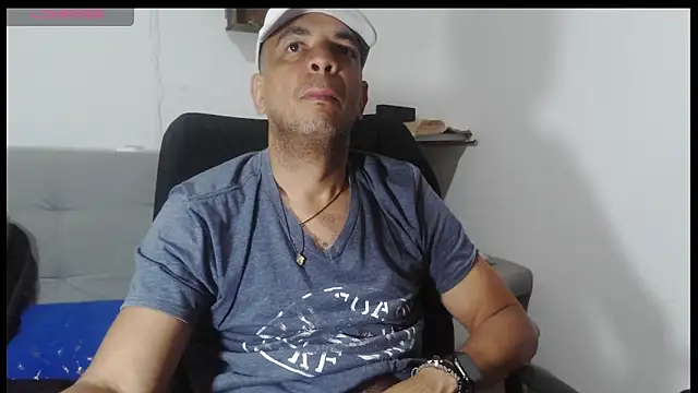 latinmartin73 online show from 05/18/26, 05:46