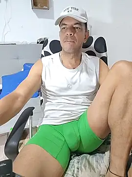 Snapshot of latinmartin73 chatting on 07/24/26, 12:52 latinmartin73 online show from 07/24/26, 12:52