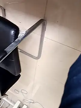 huzi518 online show from 10/30/25, 02:46