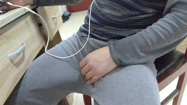 huzi518 online show from 03/15/26, 06:41