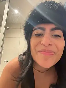 miakhalifaaa  online show from 12/05/25, 07:21