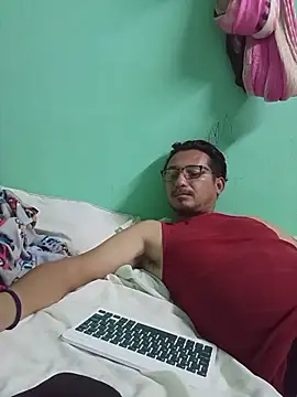 Andresguz35 online show from 12/18/25, 05:46