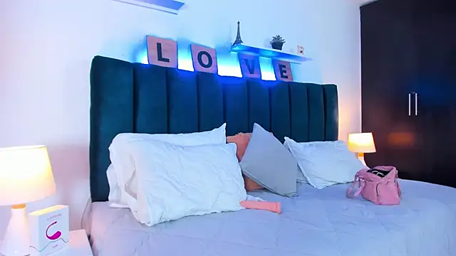 Mia brunette26 online show from 01/21/25, 02:22