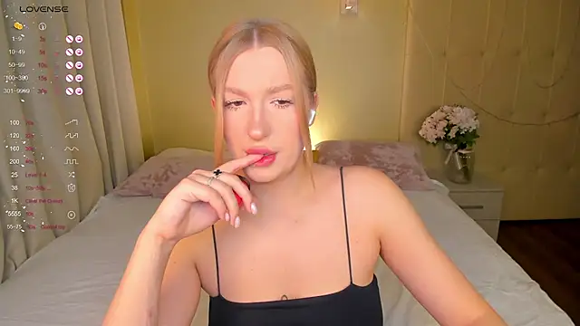 Emma  Leee online show from 03/05/25, 12:59