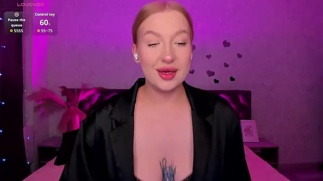 Emma  Leee online show from 10/04/25, 12:41