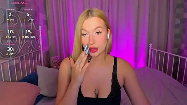 Emma  Leee online show from 11/07/25, 12:54