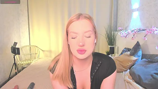 Emma  Leee online show from 04/20/26, 01:08