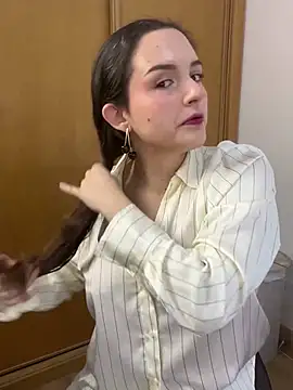 tatianaAlvarez1 online show from 12/19/24, 09:51