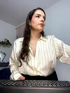 tatianaAlvarez1 online show from 10/12/25, 08:19