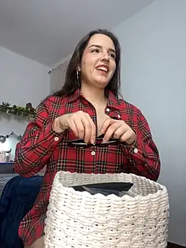 tatianaAlvarez1 online show from 10/16/25, 11:06