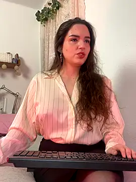 tatianaAlvarez1 online show from 11/27/25, 10:17