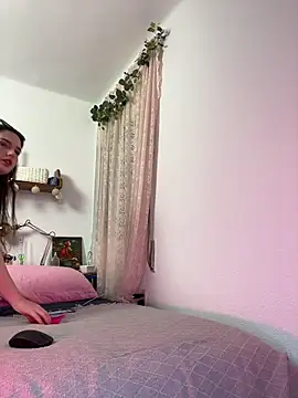 tatianaAlvarez1 online show from 12/04/25, 10:46