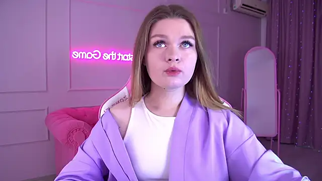 CrystalLyons online show from 01/30/25, 06:24