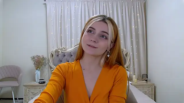 Snapshot of KellyStone chatting on 01/24/25, 08:23 KellyStone online show from 01/24/25, 08:23