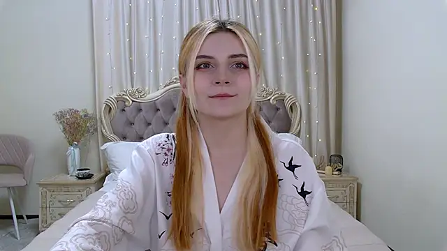 Snapshot of KellyStone chatting on 01/28/25, 05:35 KellyStone online show from 01/28/25, 05:35