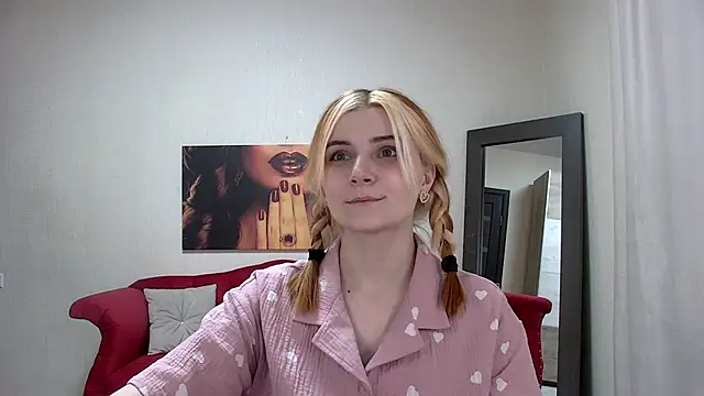 Snapshot of KellyStone chatting on 02/10/25, 05:25 KellyStone online show from 02/10/25, 05:25