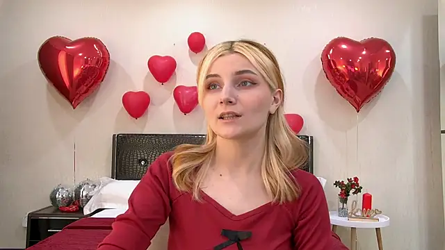 Snapshot of KellyStone chatting on 02/16/25, 08:43 KellyStone online show from 02/16/25, 08:43