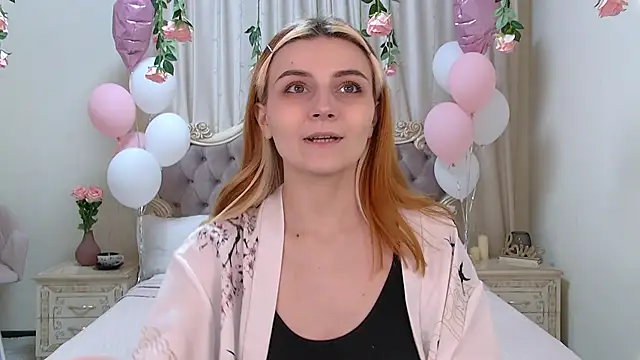 Snapshot of KellyStone chatting on 03/11/25, 05:02 KellyStone online show from 03/11/25, 05:02