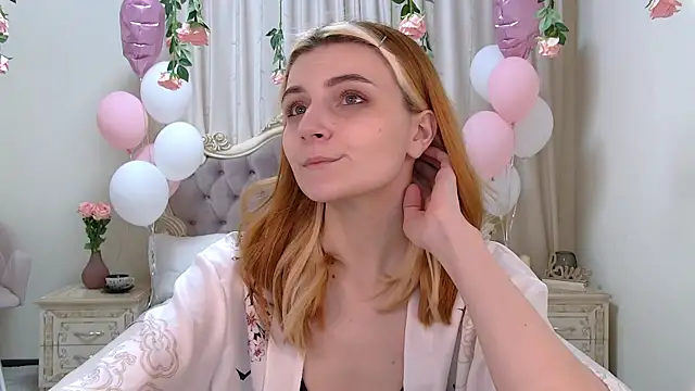 Snapshot of KellyStone chatting on 03/11/25, 11:15 KellyStone online show from 03/11/25, 11:15