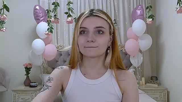 Snapshot of KellyStone chatting on 03/14/25, 03:36 KellyStone online show from 03/14/25, 03:36