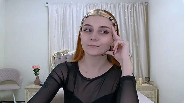 Snapshot of KellyStone chatting on 03/21/25, 04:07 KellyStone online show from 03/21/25, 04:07