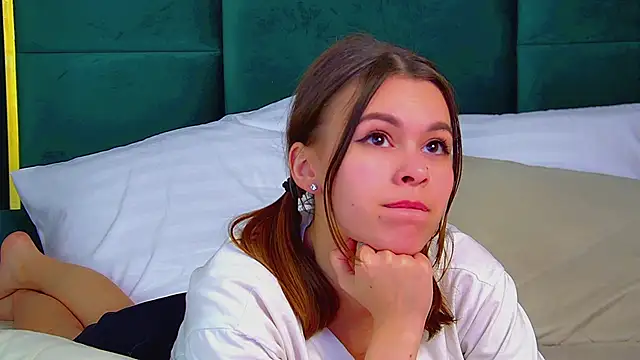 PollyLanders online show from 03/11/25, 04:32