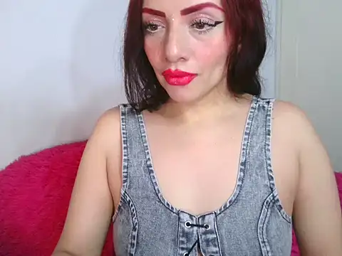 Snapshot of x_Lady_x chatting on 10/24/25, 10:06 x Lady x online show from 10/24/25, 10:06