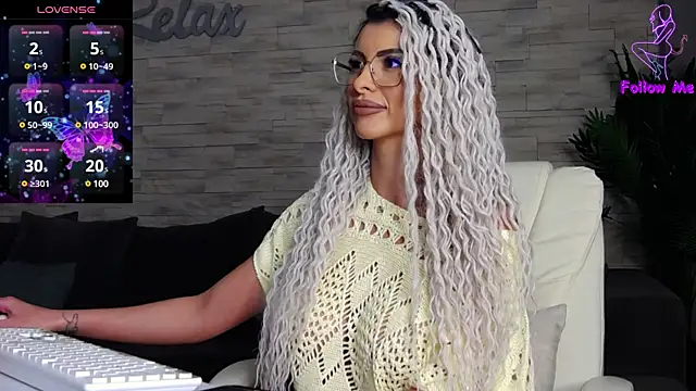 VictoriaMazze online show from 12/16/24, 01:21