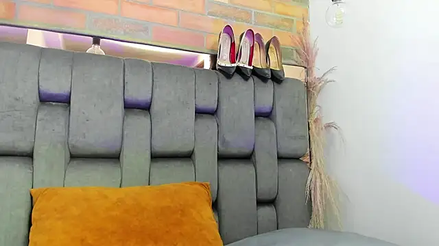 JESSYCORTES online show from 10/04/25, 02:37