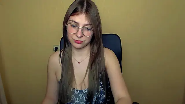 Luna Lush  online show from 11/12/25, 03:56