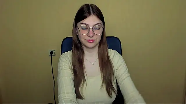 Snapshot of Luna_Lush_ chatting on 04/28/26, 08:41 Luna Lush online show from 04/28/26, 08:41