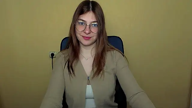 Snapshot of Luna_Lush_ chatting on 05/05/26, 09:50 Luna Lush online show from 05/05/26, 09:50