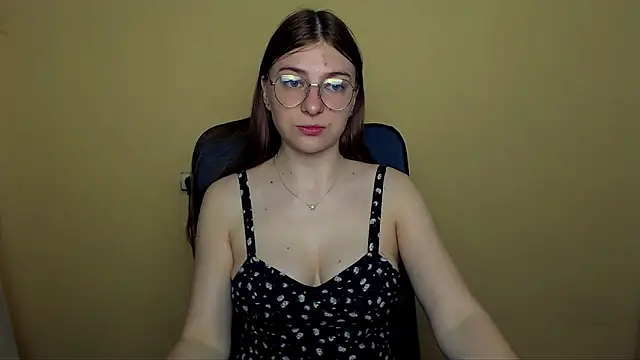 Snapshot of Luna_Lush_ chatting on 05/21/26, 08:43 Luna Lush online show from 05/21/26, 08:43