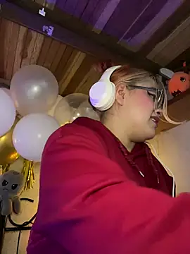 SophiaWeestt99 online show from 04/02/26, 06:55