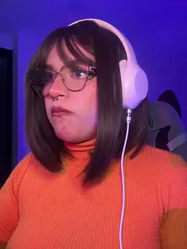 SophiaWeestt99 online show from 06/06/26, 04:17