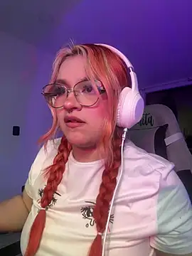 SophiaWeestt99 online show from 06/07/26, 05:22