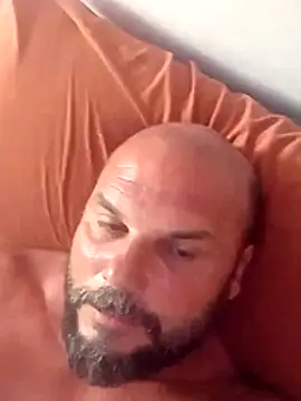 Snapshot of Javierchico chatting on 07/08/26, 03:49 Javierchico online show from 07/08/26, 03:49