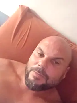 Snapshot of Javierchico chatting on 07/29/26, 04:16 Javierchico online show from 07/29/26, 04:16