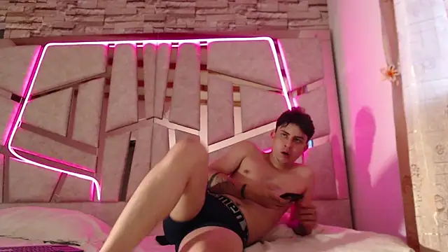 mia and austin online show from 01/13/25, 12:13