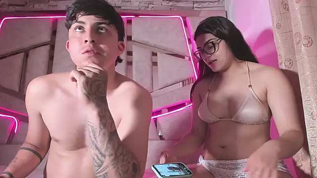 mia and austin online show from 09/23/25, 12:35